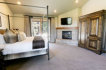 Stein Eriksen Lodge Luxury King Room with Mountain View