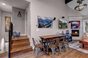 05 Dining Area