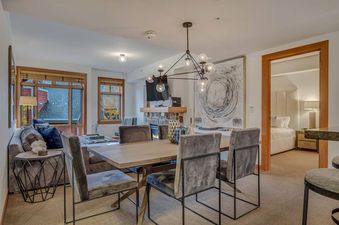 Capitol Peak Lodge 3306