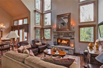Chalet Punto in Arrowhead Village