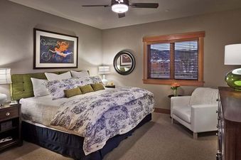 Sunshine Peak Chalet Bedroom