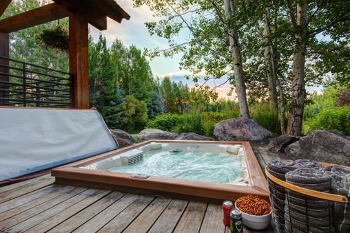 Private Hot Tub
