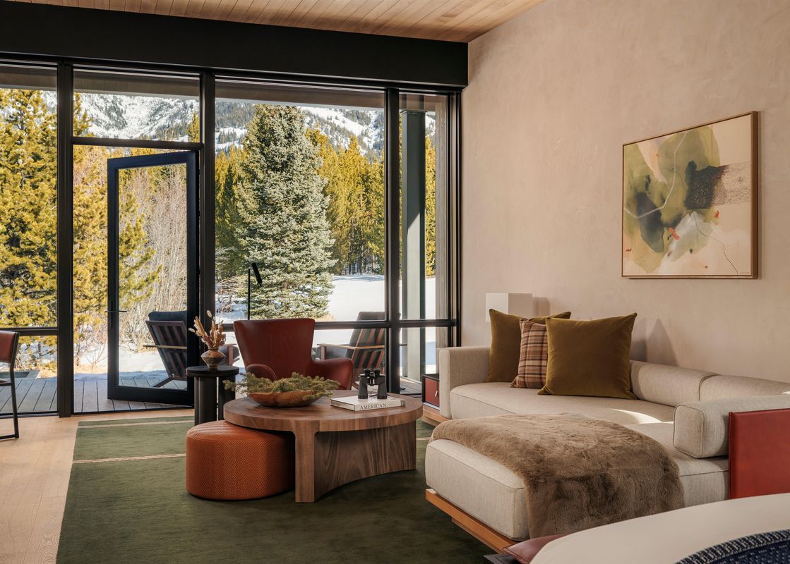 Living room in Studio Cabin 402 at One&Only Moonlight Basin