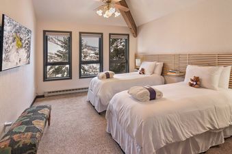 10 Split King Bedroom