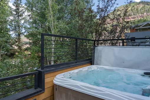 Private Hot Tub