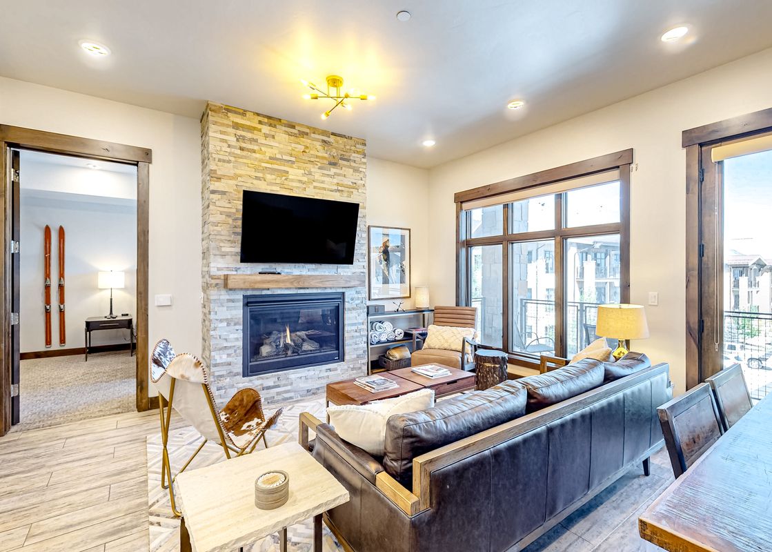 01 Summit Elegance Retreat