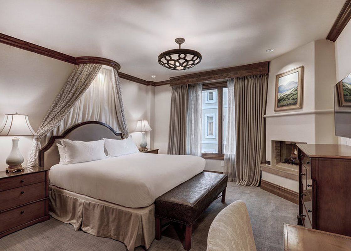 Arrabelle Superior Hotel Room with King Bed