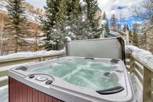 Private Outdoor Hot Tub