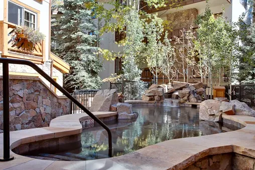 Outdoor Community Hot Tub