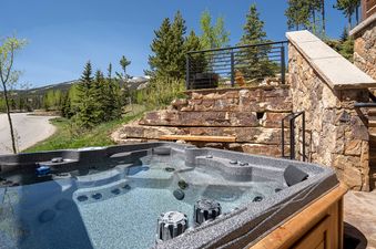10 Hot tub