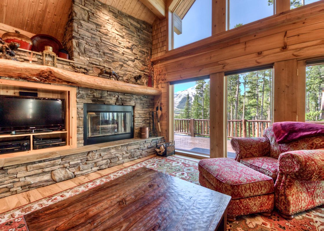 03 Moondance Lodge