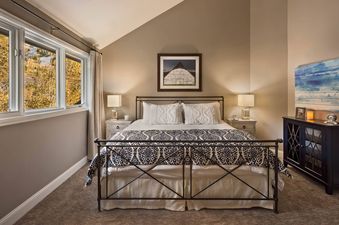 08 King Bedroom