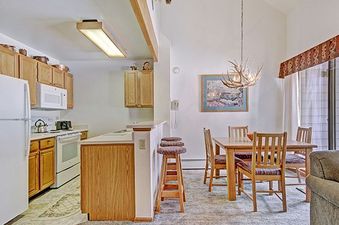 02 Dining and Kitchen