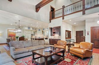 94-VillageWalk-7177 1