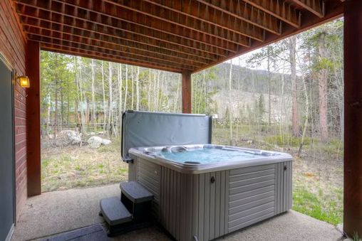 Private Outdoor Hot Tub