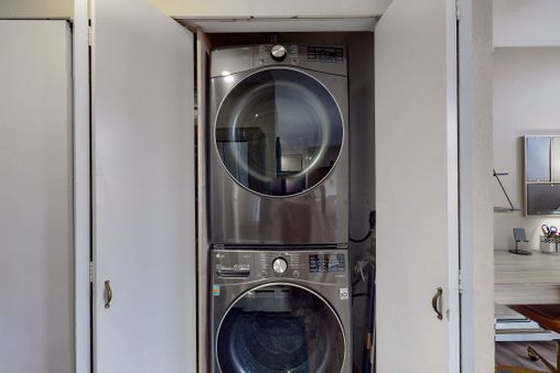 In-residence Washer and Dryer