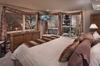 05 Master Bedroom