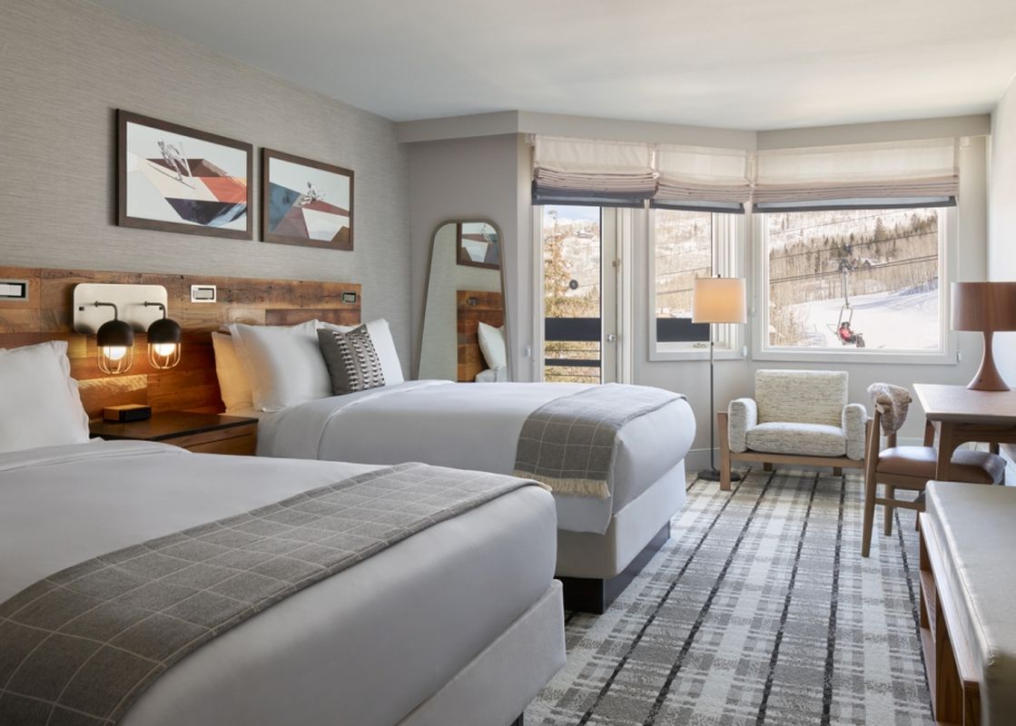 01 Classic Queen Guest Room