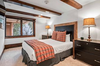 10 Lodge at Lionshead 403