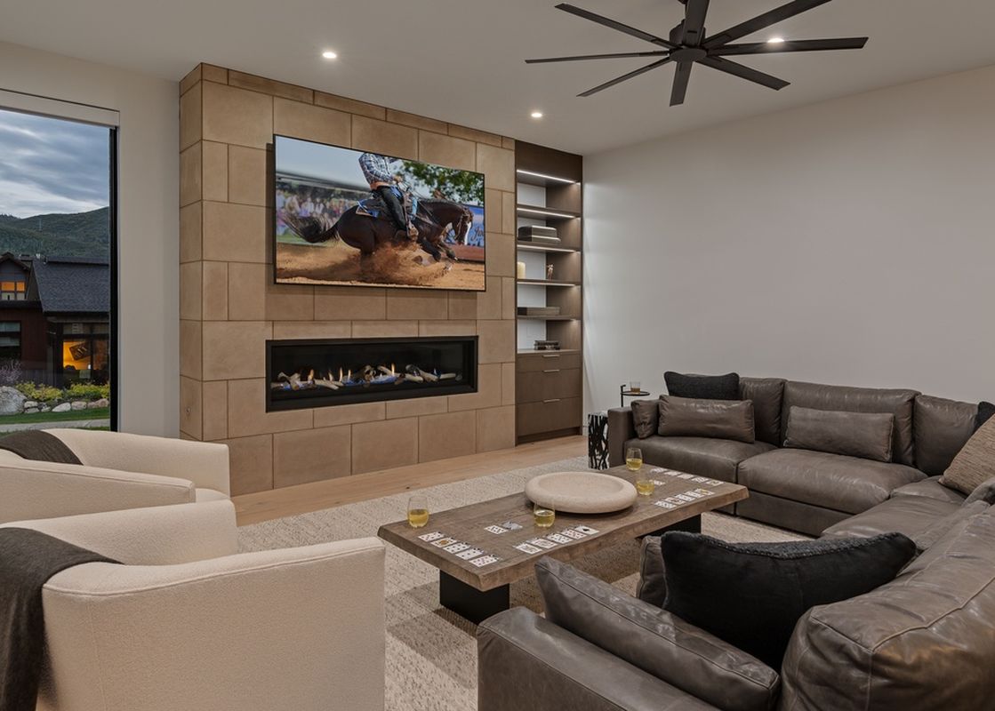 01 Andalusian Lodge