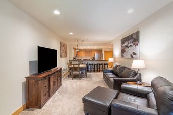 Bear Creek Lodge 106