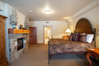 332 Four Bedroom Black Diamond Lodge